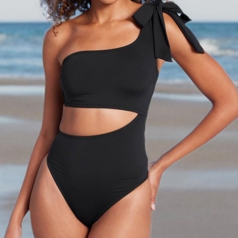 Shade & Shore Black One-Shoulder Cutout Swimsuit Size  Large (12-14) NWT